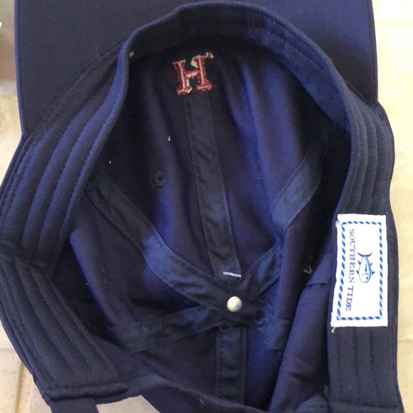 Southern Tide 🌊 Classic bb style cap with adjustable velcro strap in back - Picture 7 of 12